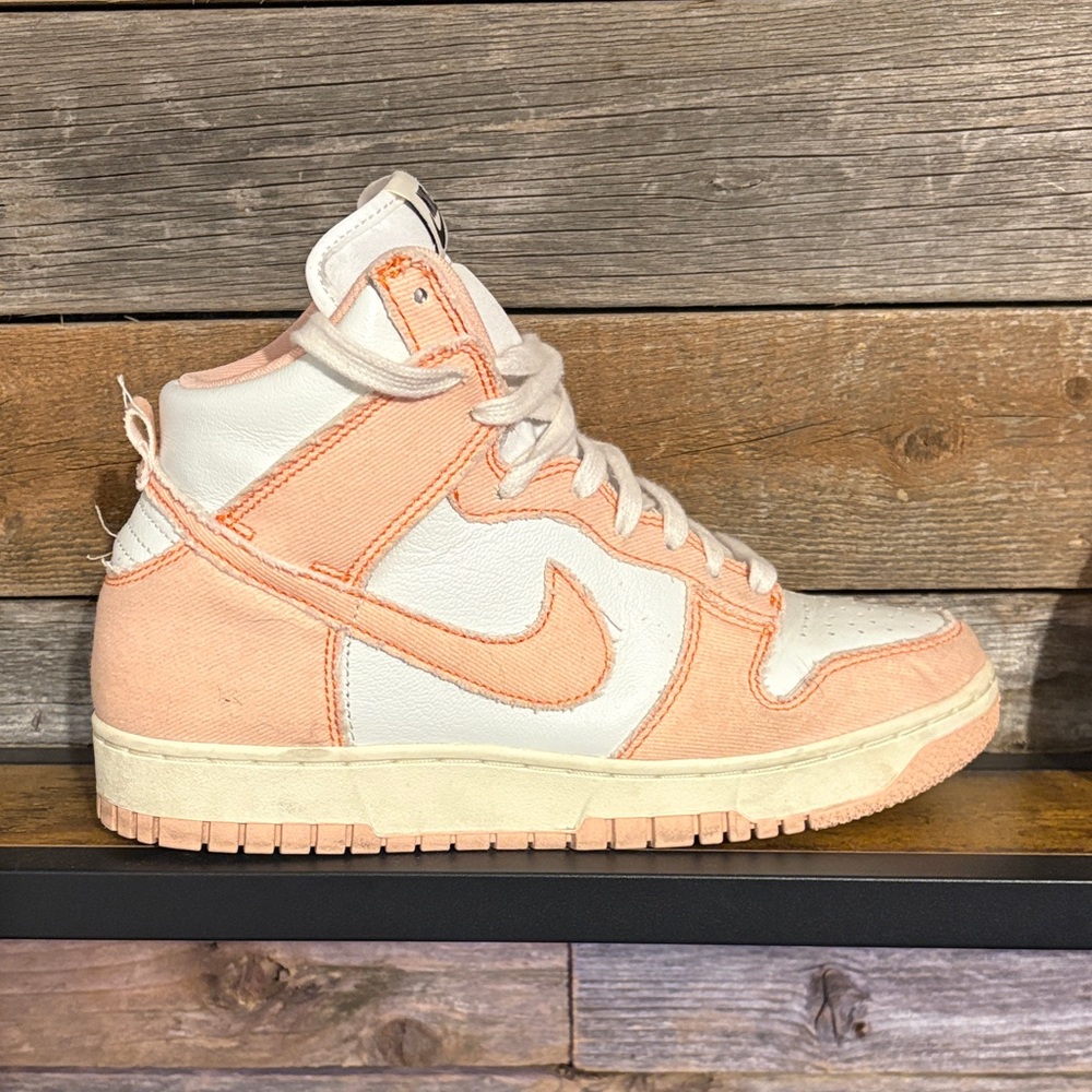 Nike Women's Sneakers - Peach and Cream